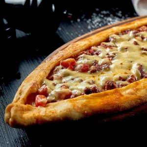 Kavurmalı Pide